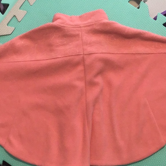 Cape and pant set - Picture 5 of 7